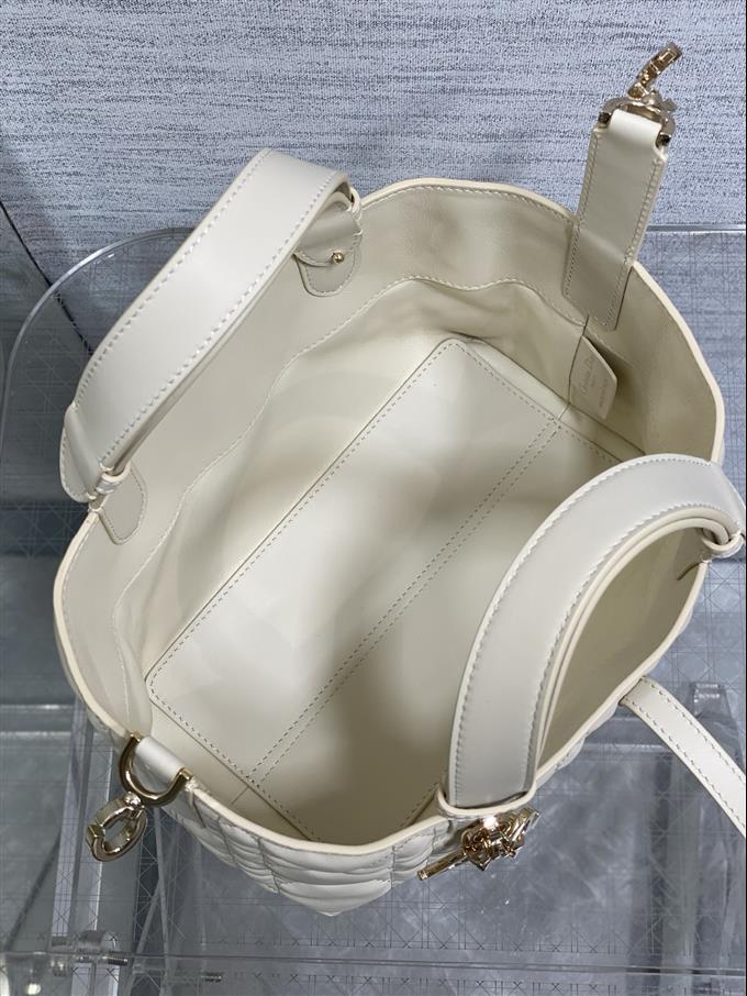 2026 750815215820579